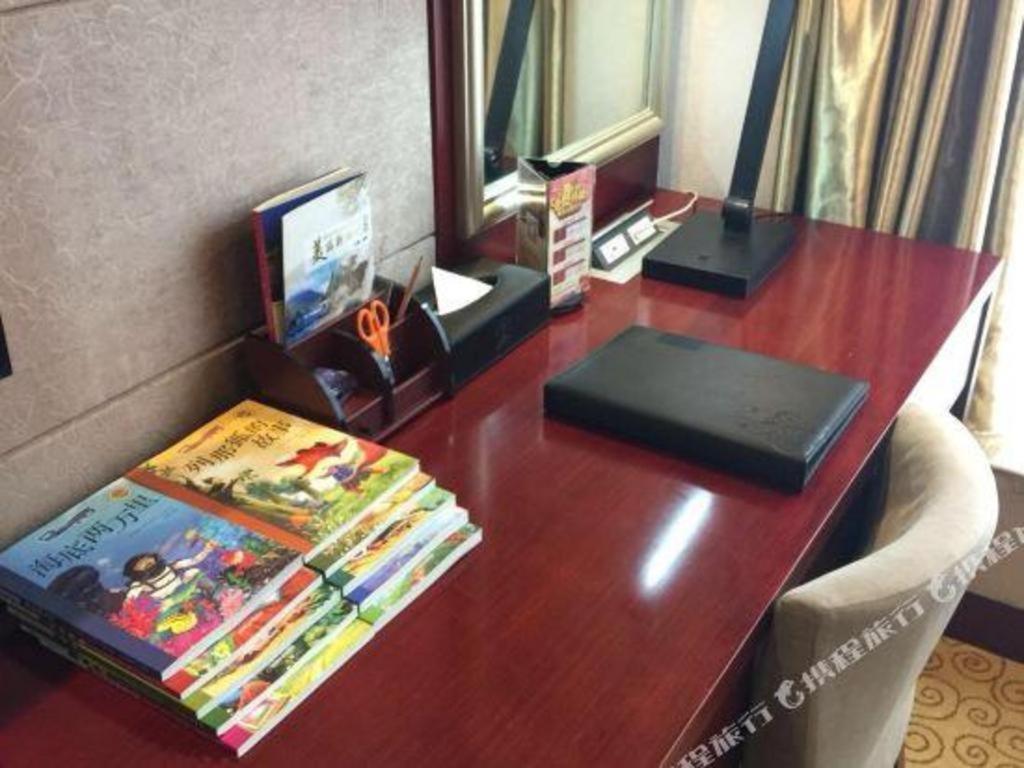 Chengdu Yinsheng International Hotel Supoqiao Εξωτερικό φωτογραφία