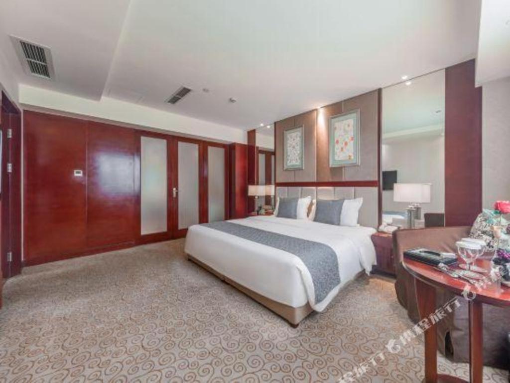 Chengdu Yinsheng International Hotel Supoqiao Εξωτερικό φωτογραφία