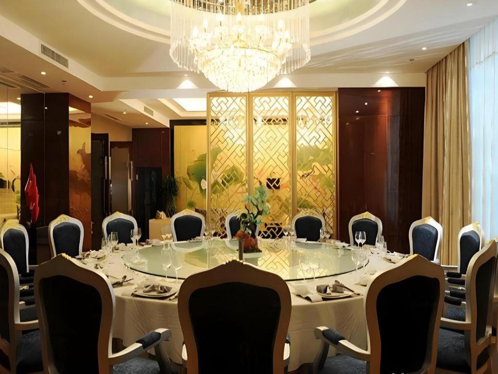 Chengdu Yinsheng International Hotel Supoqiao Εξωτερικό φωτογραφία