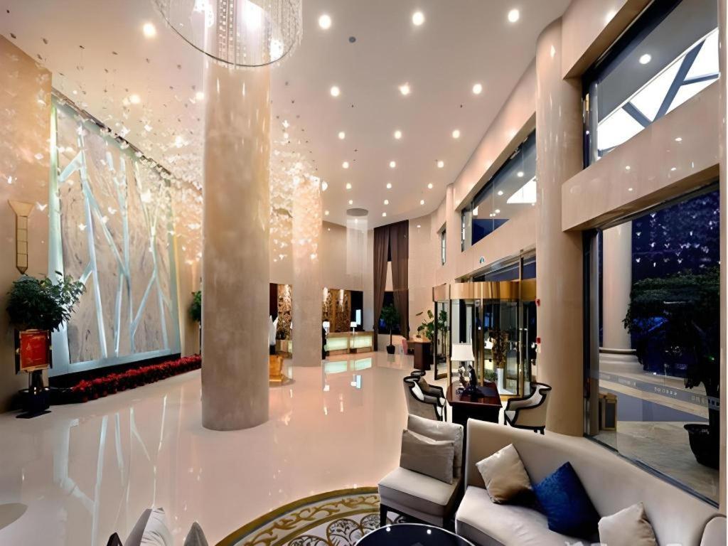 Chengdu Yinsheng International Hotel Supoqiao Εξωτερικό φωτογραφία